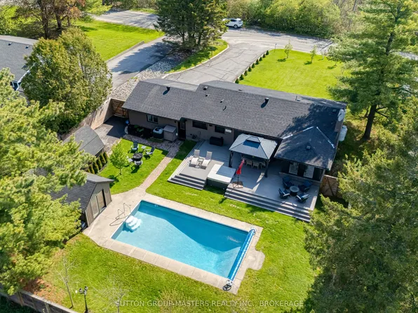 1611 Sunnyside Rd, Kingston, ON K7L 4V4
