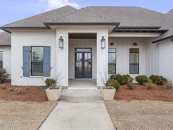 3rd image of 115 Crossview Pl