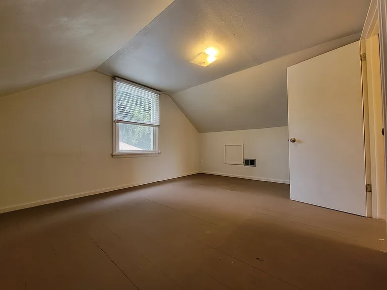 1212 Evans Ave W — Photo 21