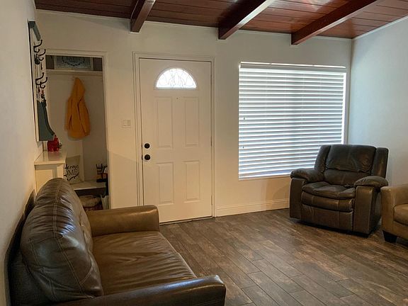 4th image of 10337 Lochner Dr