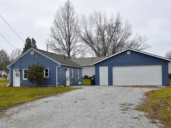825 Robinson Ave, Barberton, OH 44203