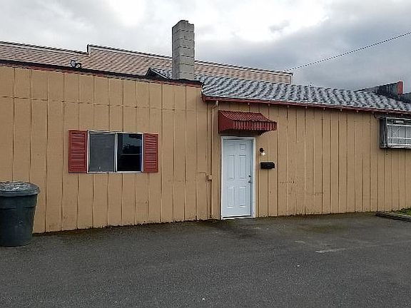 3rd image of 803 E 1st St