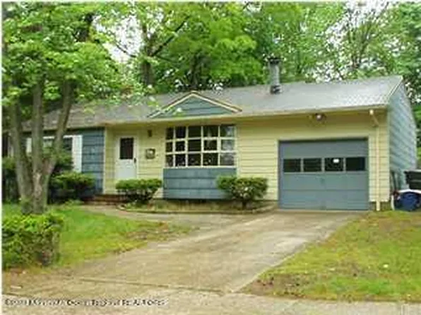 43 Sherwood Drive, Lakewood, NJ 08701