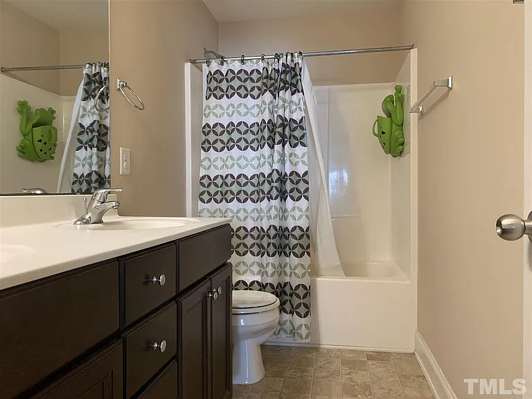241 Sweet Violet Dr — Photo 23