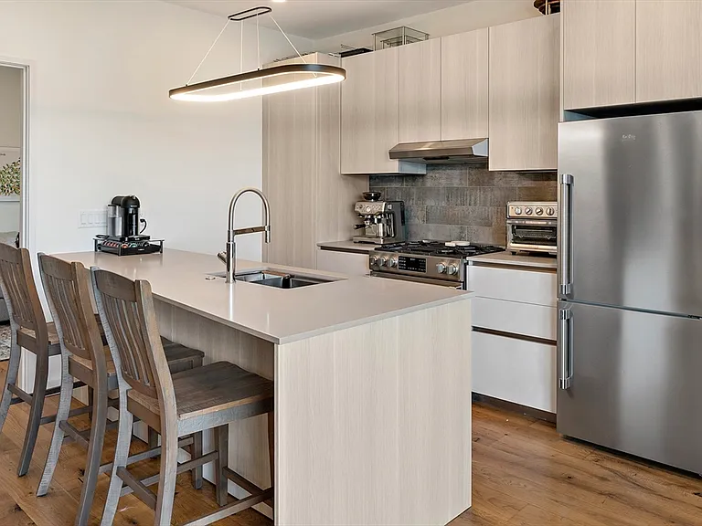211 Condor St #8 — Photo 6