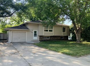 7104 S 53rd St, Omaha, NE 68157
