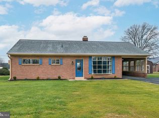 48 Pilgrim Dr, Lancaster, PA 17603