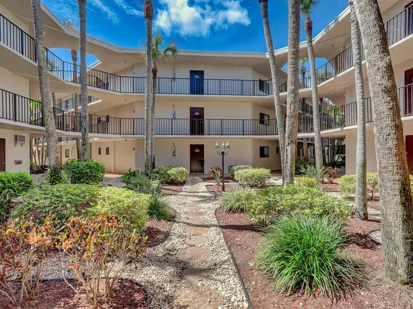 5100 Las Verdes Circle #215, Delray Beach, FL 33484