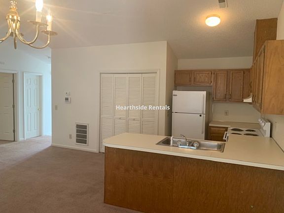 3rd image of 107 E West Victoria Ct