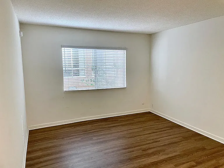 8630 Burton Way #102 — Photo 11