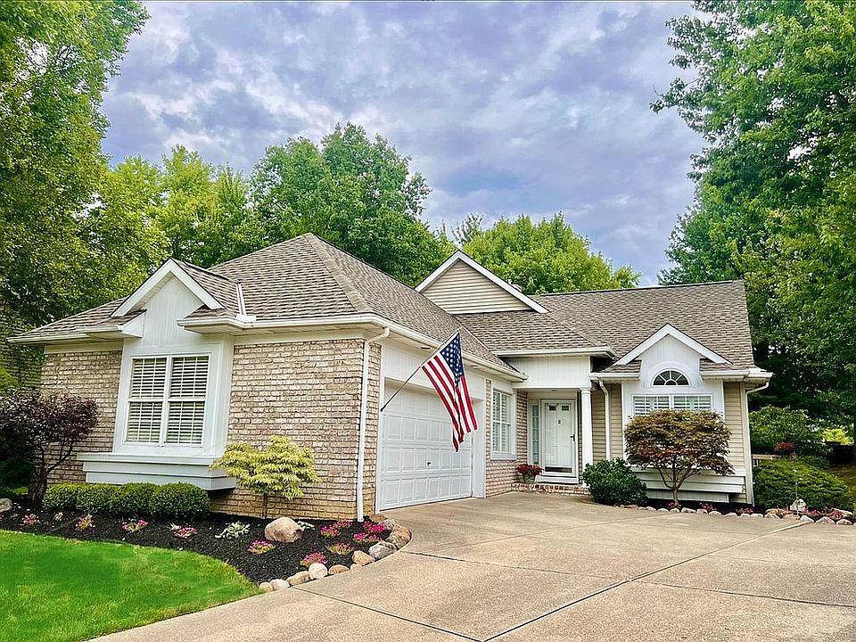 2nd image of 3649 Lexington Ct #4