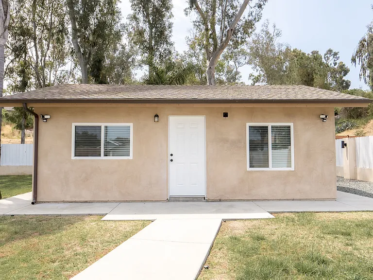 1392 Oriole Pl #A — Photo 3