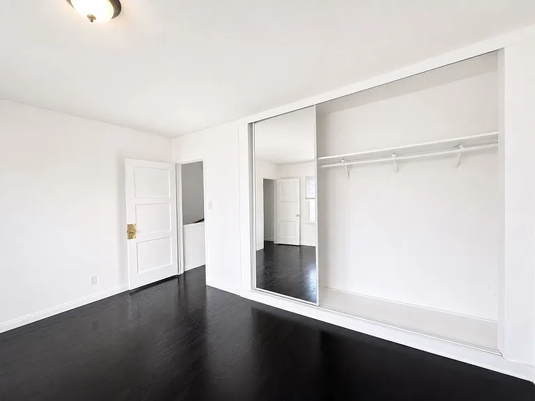 2106B Delaware Ave — Photo 12