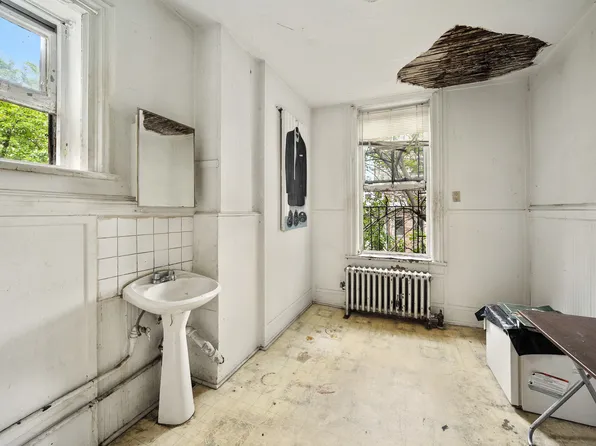 179 East 94th Street 1 image 16 of 17