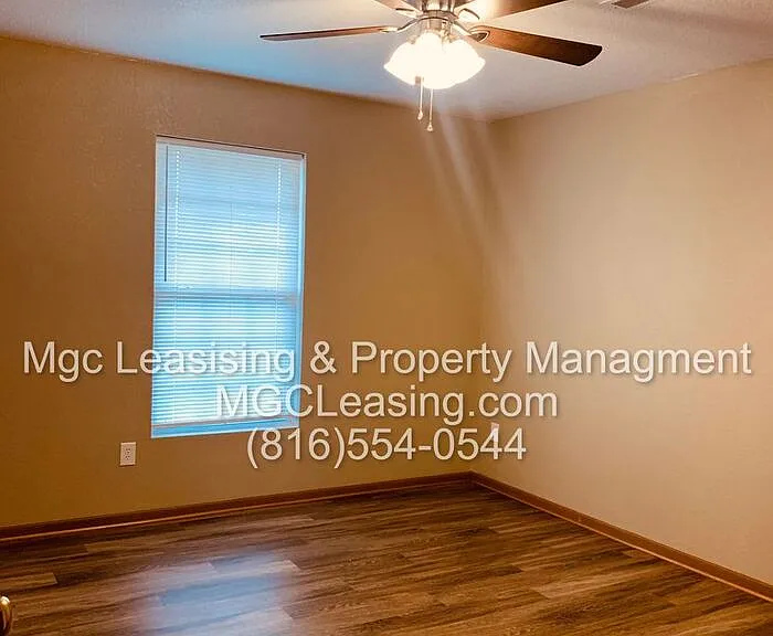 206 NW Parker Dr — Photo 8