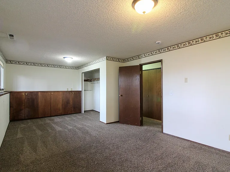 411 Snyder St — Photo 14
