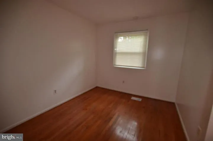 8426 Towne Crest Ct — Photo 10