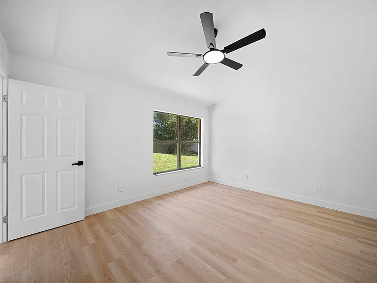 605 Hancock Bridge Pkwy — Photo 17