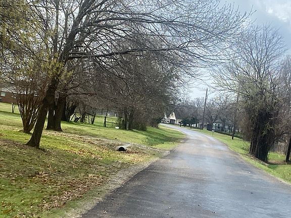 4th image of 330 Ash Creek Dr W