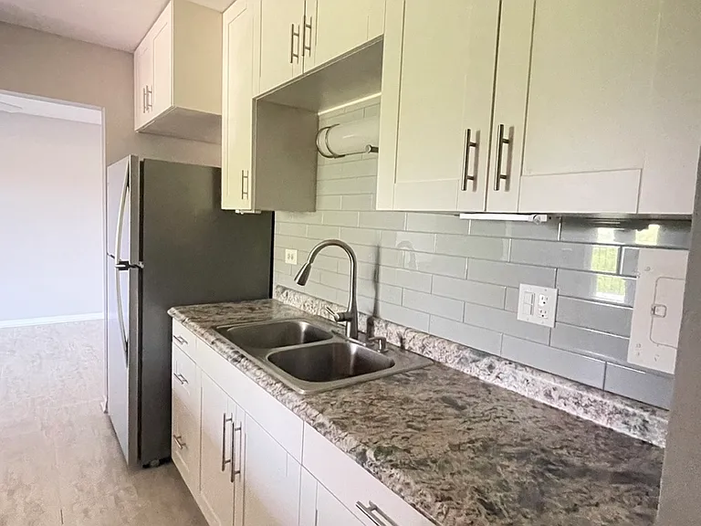 222 N Salem Ave — Photo 13