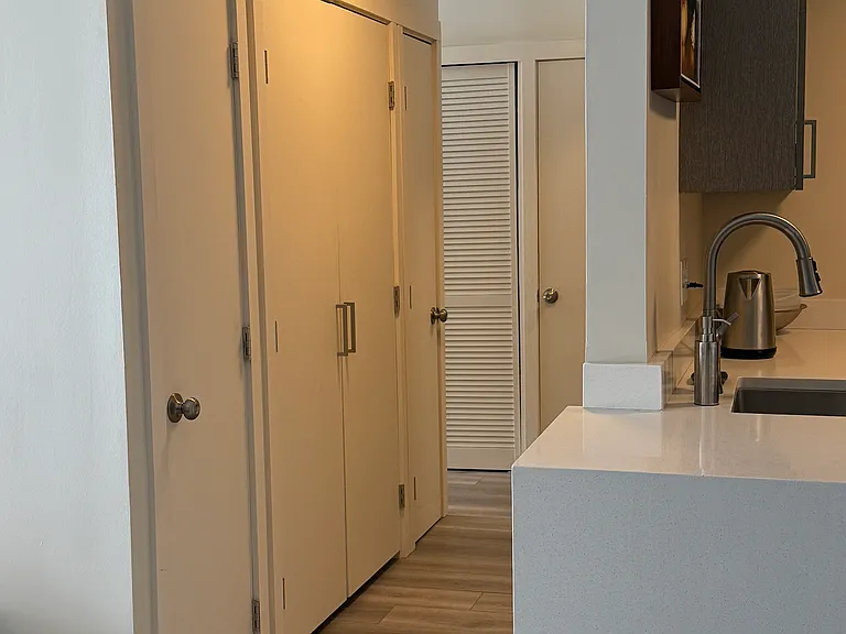 1200 Vine St #6A — Photo 10