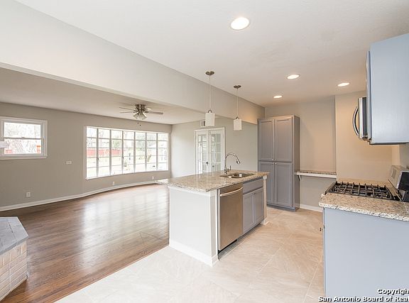 4th image of 415 Senisa Dr