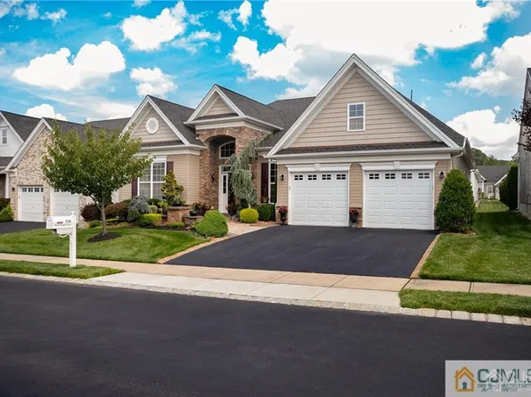 156 N Masters Dr, Monroe Township, NJ 08831