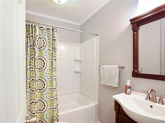 5th image of 4323 Oaklawn St
