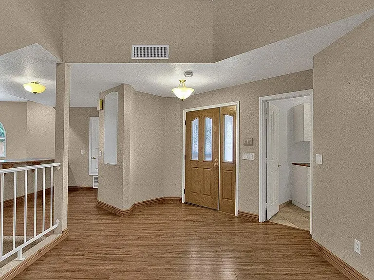 3110 W Baylor Ln — Photo 5