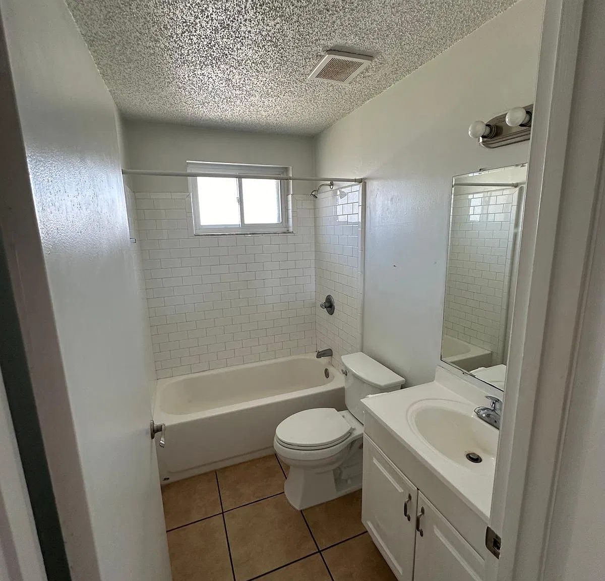 2 bed, 800 sqft, $1,900 — Photo 4