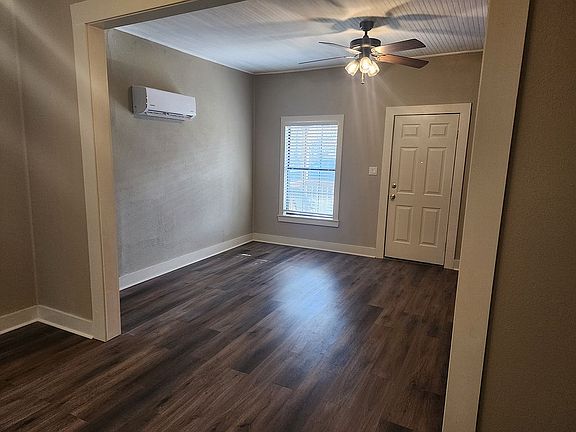 4th image of 205 S Gove St