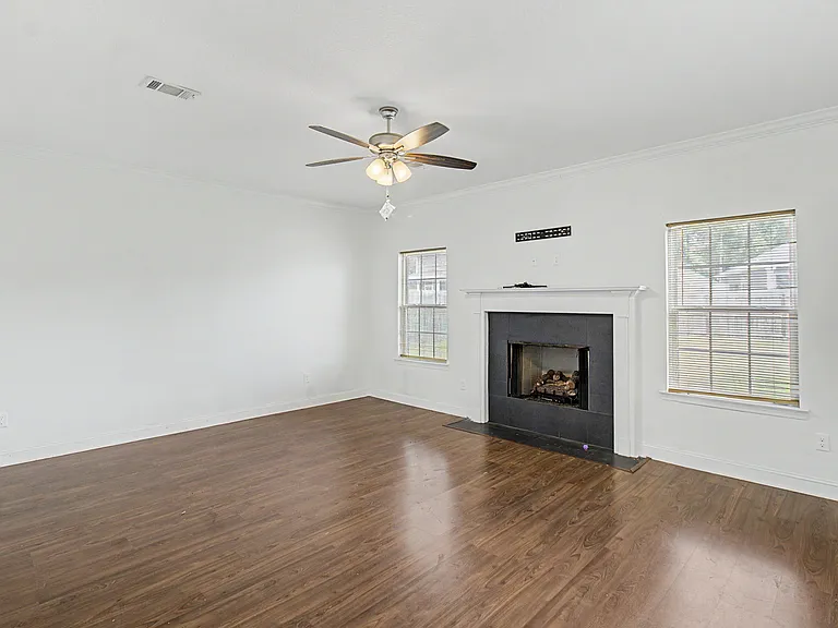 390 Fairview Cir — Photo 10