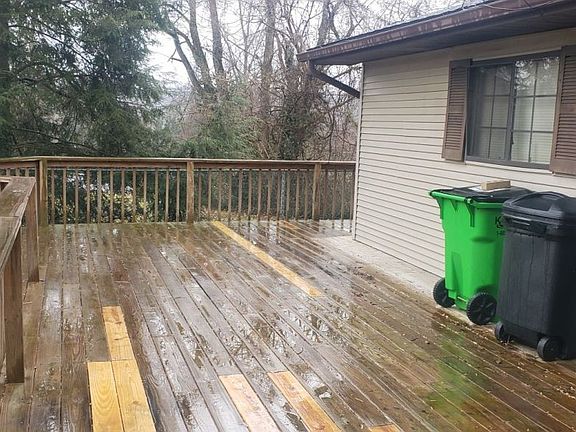 5th image of 611 Thomas St