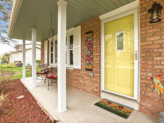 3rd image of 1634 Briarson Dr