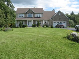 14 Kelly Meadow Rd, Burnt Hills, NY 12027