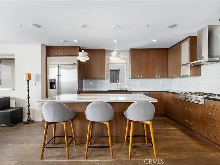726 Loma Dr — Photo 12