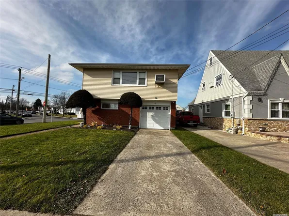 4 Page Avenue, Hempstead, NY 11550