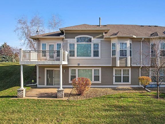 4th image of 454 Holly Ln N
