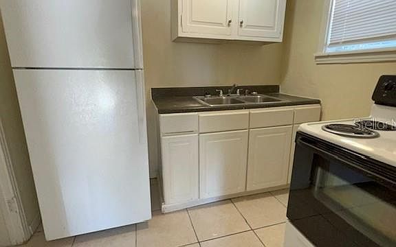 3rd image of 930 18th St #B