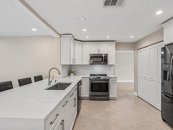 4th image of 9231 NW 32nd Place