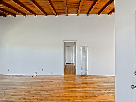 4th image of 3531 W 226th St