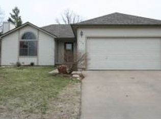 1117 Woodland Dr, Webb City, MO 64870