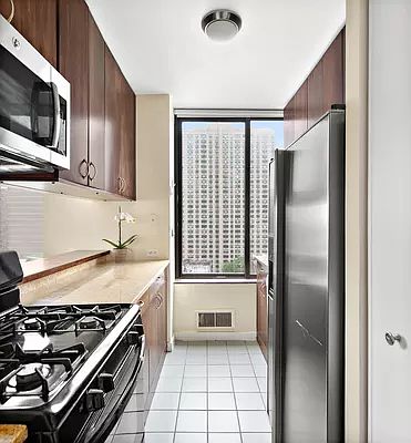 4th image of 300 E 93rd St APT 14E