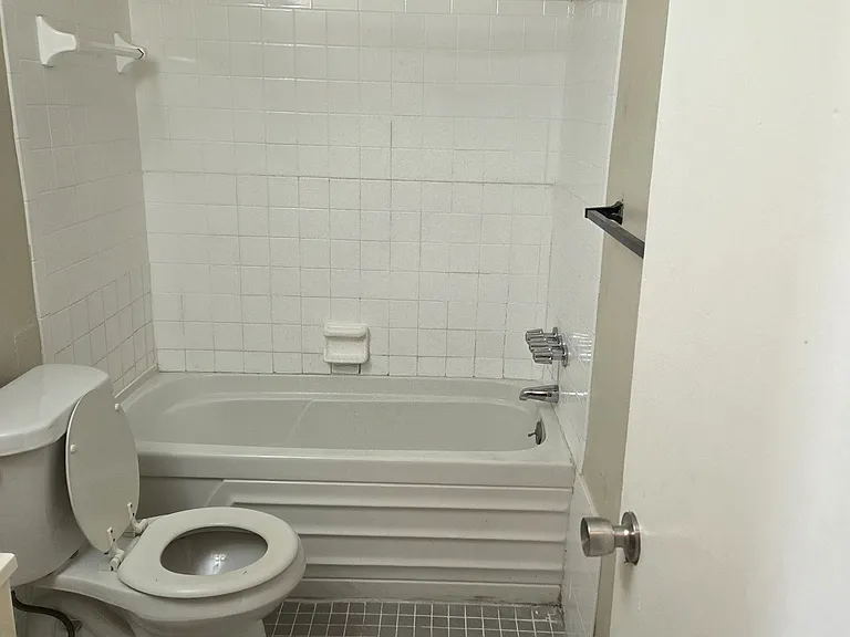 2810 Anthony St #B — Photo 8