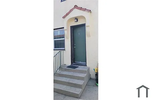 1445 Warren Ave Photo 1