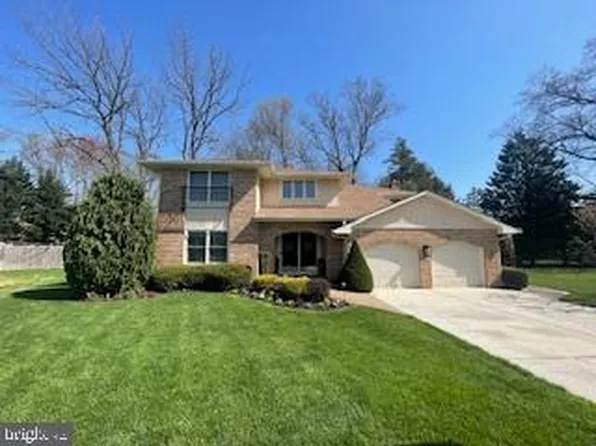 8 Rothschild Ct, Woodbury, NJ 08096