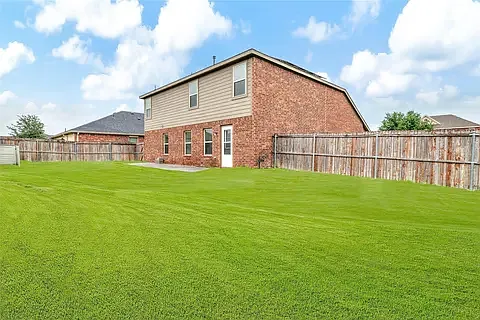 113 Forest Grv S — Photo 3