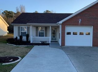 196 Flagstone Dr, Rossville, GA 30741