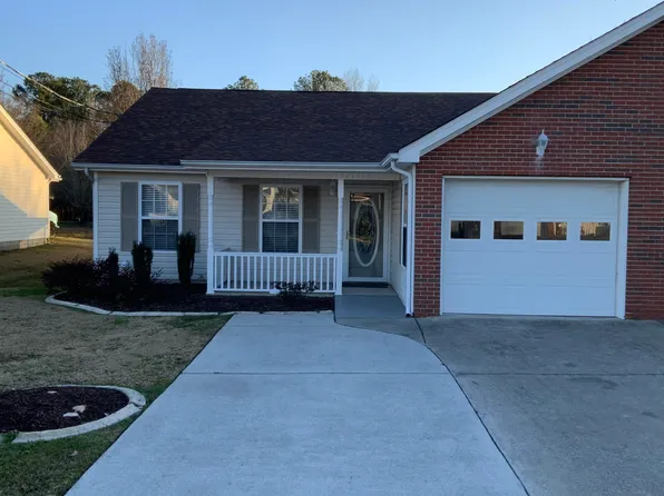 196 Flagstone Dr, Rossville, GA 30741