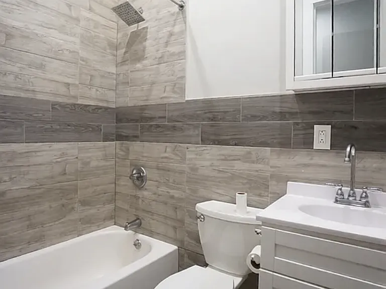 583 Onderdonk Ave #2R — Photo 4